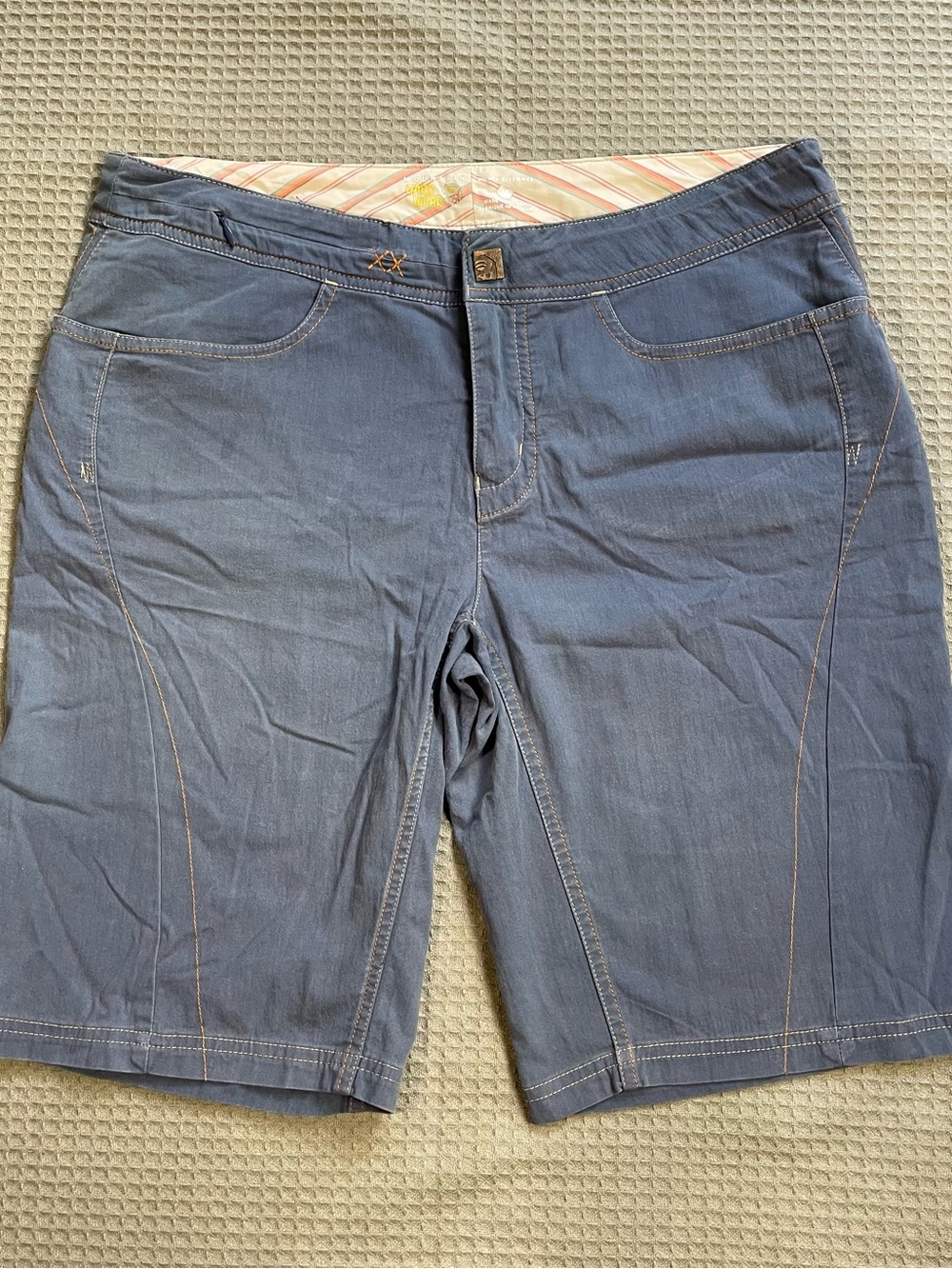 Mountain Hardwear Bermuda Hiking Shorts 10 Womens Cotton/Nylon Blue